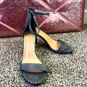 Size 8 1/2 womens Dark Grey sparkly low pump heels !